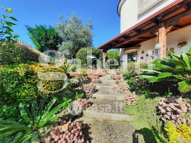 Villa in residenziale in Via Madonna del Pantano 131