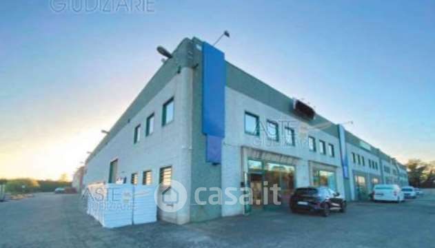 Capannone in commerciale in Corso XXV Aprile 73
