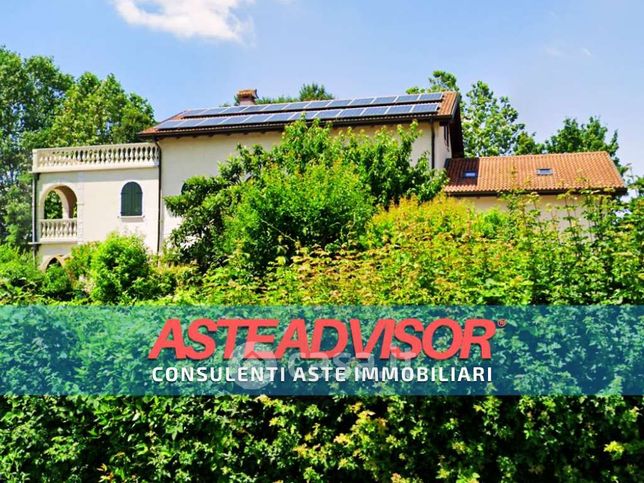 Villa in residenziale in Via Cesare Battisti 46 A