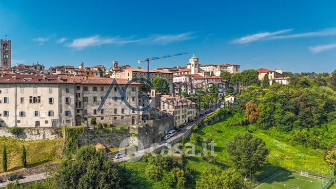 Appartamento in residenziale in Via Tassis