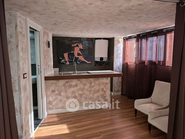 Casa indipendente in residenziale in Via Antonio Mangano