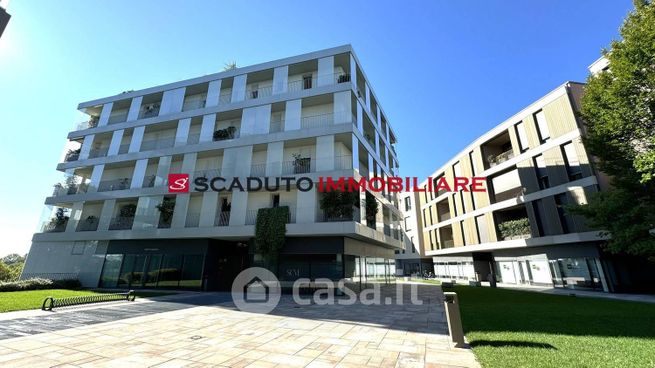Ufficio in commerciale in Piazza Pontelandolfo 60