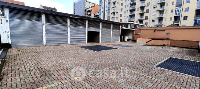 Box/posto auto in residenziale in Via Saliceto 11