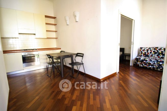 Appartamento in residenziale in Via Filippo Carcano 15