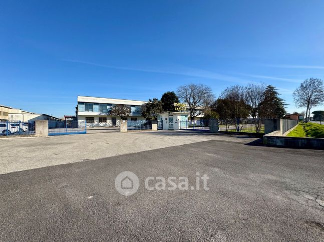 Capannone in commerciale in Via Triestina 116