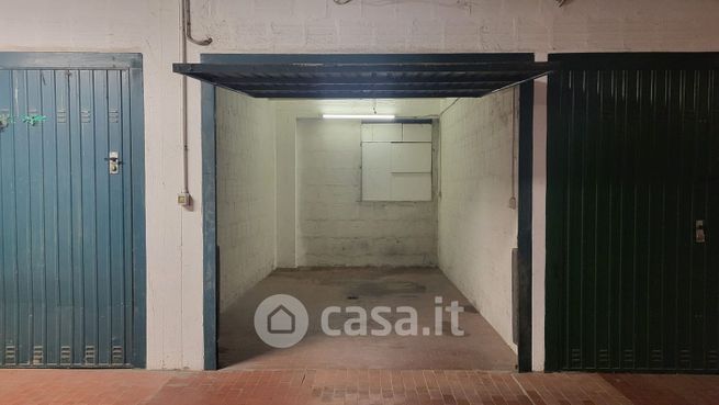 Garage/posto auto in residenziale in Via Giacomo Puccini 15