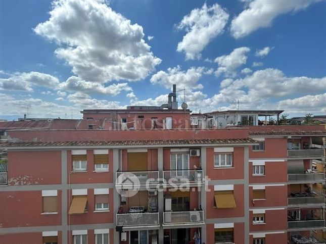 Capannone in commerciale in Via Luigi Magrini