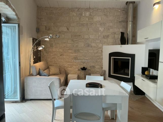 Casa indipendente in residenziale in 