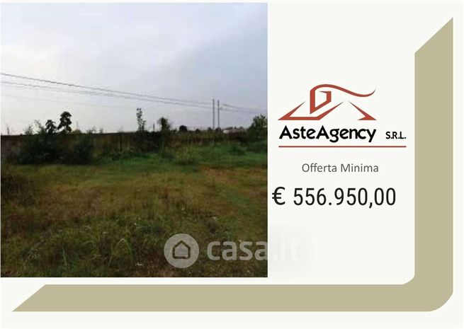 Terreno agricolo in commerciale in Via Tofane 4