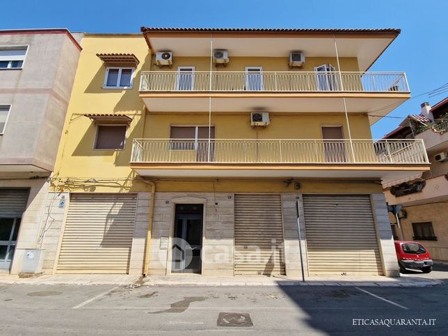 Box/posto auto in residenziale in Via G. Mazzini 22