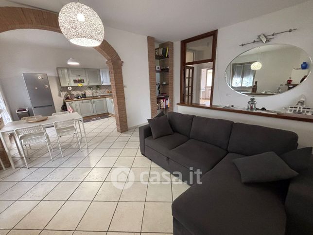 Appartamento in residenziale in Via Lombardia 27