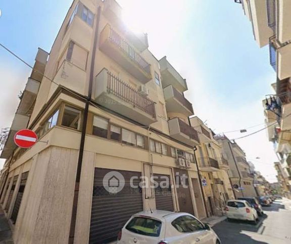 Box/posto auto in residenziale in Via C. Monteverdi 13