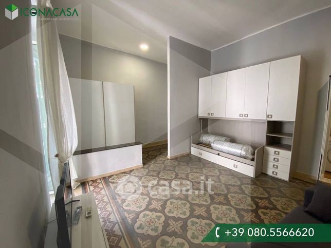 Appartamento in residenziale in Via Michele de Napoli 4