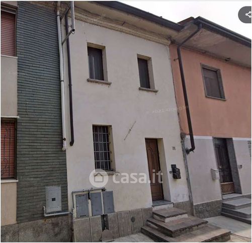 Casa bi/trifamiliare in residenziale in Via Po 15
