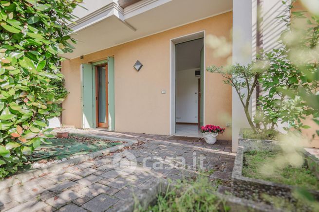 Appartamento in residenziale in Piazza Angelo Pastrello 1