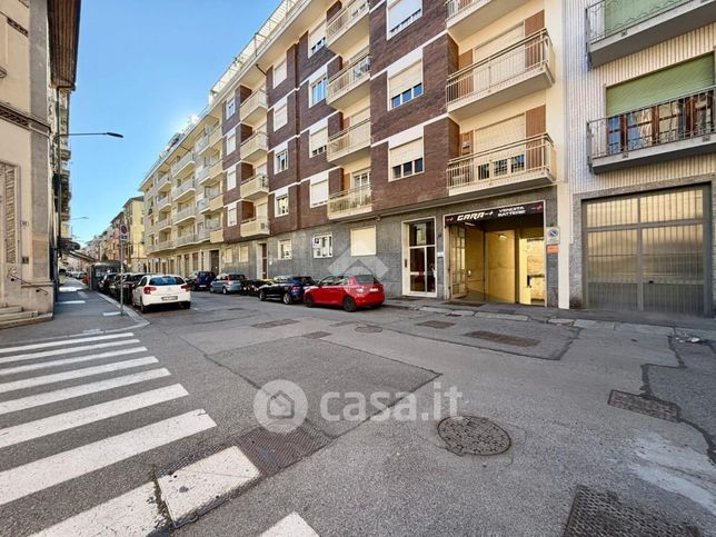 Box/posto auto in residenziale in Via Giovanni da Verazzano 14