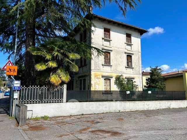 Rustico/casale in residenziale in Via Guglielmo Marconi