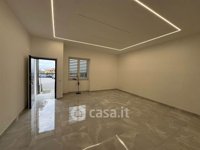 Ufficio in commerciale in 