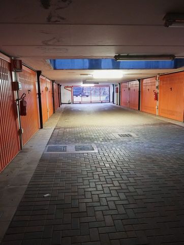 Garage/posto auto in residenziale in Largo Volontari del Sangue