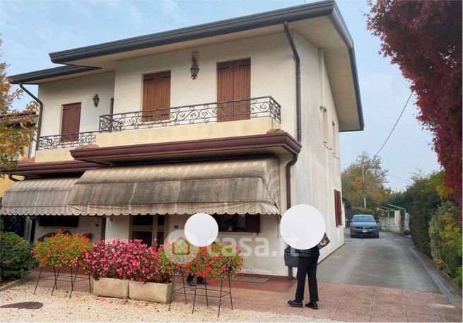 Villetta a schiera in residenziale in Via Boschi