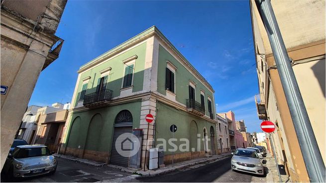 Casa indipendente in residenziale in Via Dante Alighieri 12