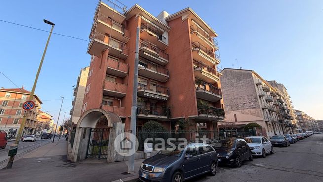 Box/posto auto in residenziale in Via Borgomanero 38 /B