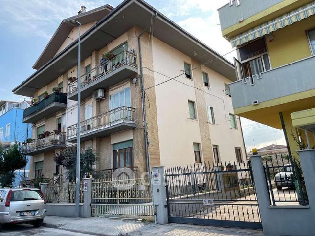 Appartamento in residenziale in Via Milano 104