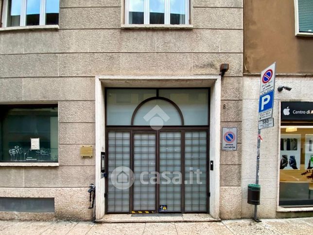 Garage/posto auto in residenziale in Via Caserma Ospital Vecchio 8