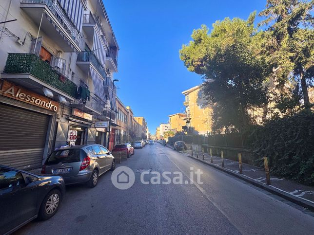 Attivitã /licenza (con o senza mura) in commerciale in Via Vittorio Veneto