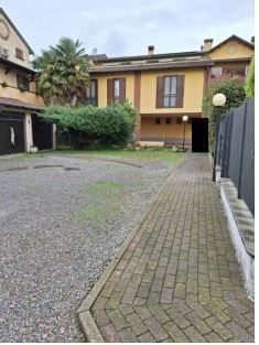 Appartamento in residenziale in Via Tronca 1