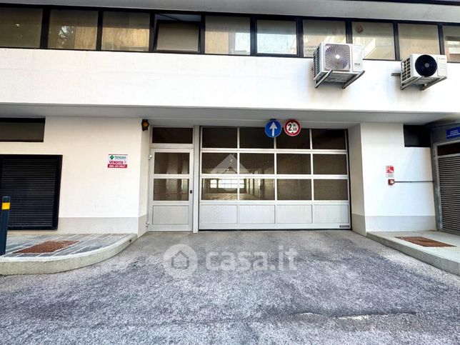 Garage/posto auto in residenziale in Via Larino 10