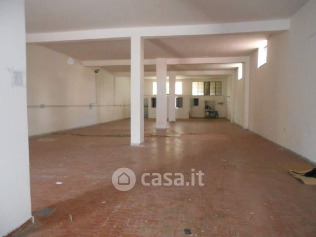 Capannone in commerciale in Via Nazionale Delle Puglie