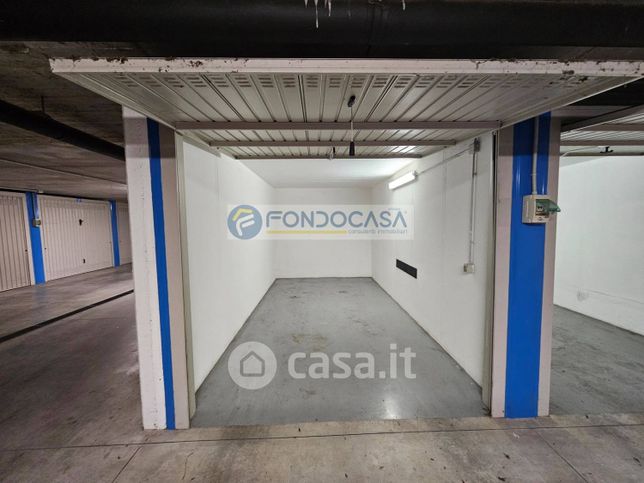 Garage/posto auto in residenziale in Via Monte Popera 31