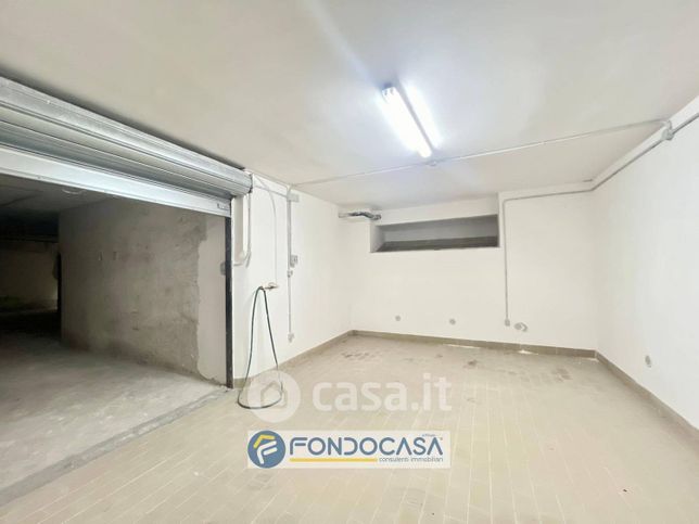 Box/posto auto in residenziale in Via Fratelli Cervi 5