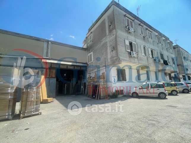 Capannone in commerciale in Via Masullo 32