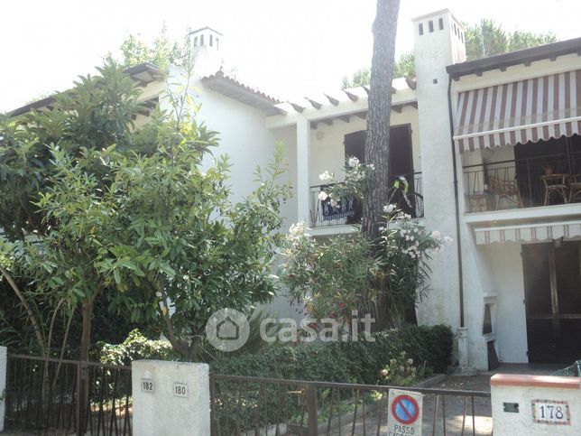 Villetta a schiera in residenziale in Viale Michelangelo 184