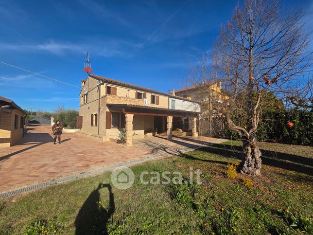 Villa in residenziale in Via Cunicchio