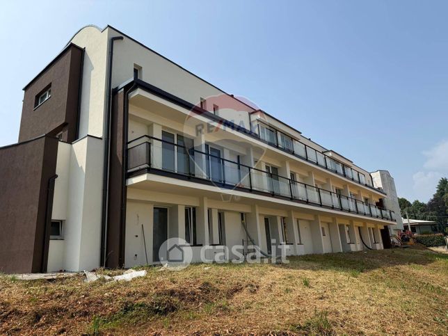 Appartamento in residenziale in Via Luigi Nono 1