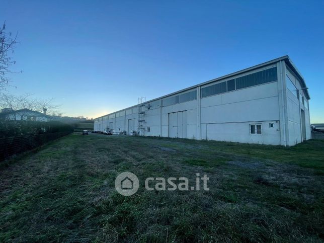 Capannone in commerciale in Via Gambrate 18 A