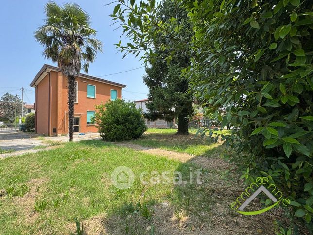 Casa indipendente in residenziale in Via G. Garibaldi