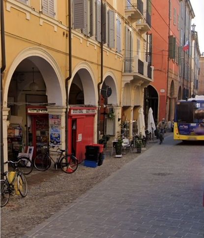 Attività/licenza (con o senza mura) in commerciale in canalchiaro