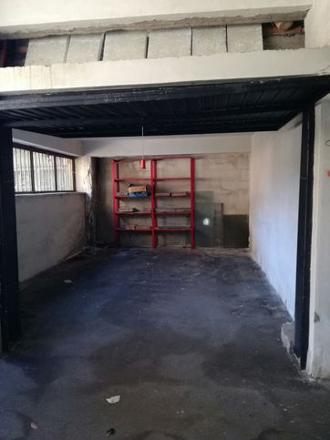 Box/posto auto in residenziale in Dafnica 17
