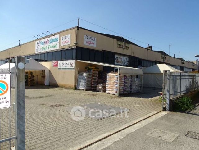 Capannone in commerciale in Strada Provinciale 27