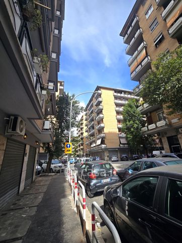 Negozio/locale commerciale in commerciale in Via Quinto Novio