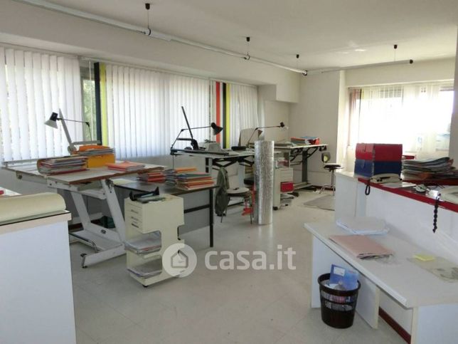 Ufficio in commerciale in Strada Vicinale S. Pietrino