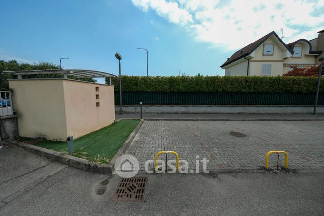 Box/posto auto in residenziale in Via Wolfgang Amadeus Mozart 26