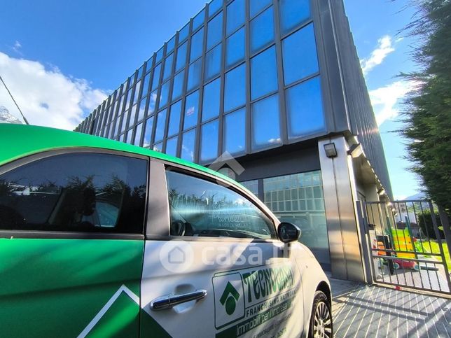 Ufficio in commerciale in Regione Borgnalle
