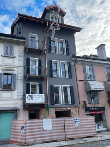 Attivitã /licenza (con o senza mura) in commerciale in Via Attilio Binda 28