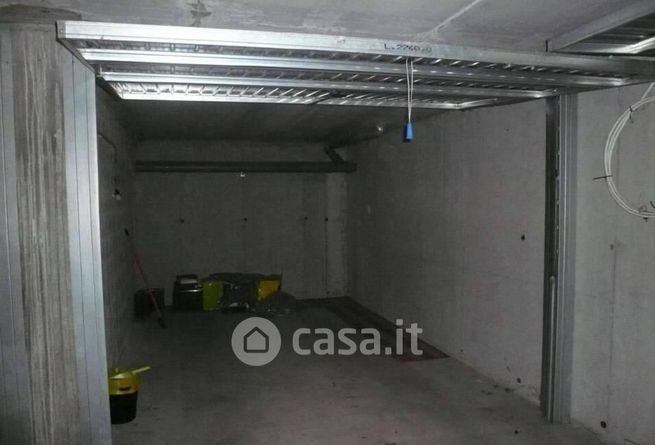 Box/posto auto in residenziale in Via Dalcerri Tosi 711