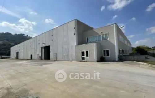 Capannone in commerciale in Valtesino